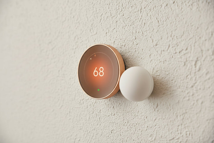 Google Nest Learning Thermostat GA05171-US 4th Generation with Nest Temperature Sensor 2nd Generation, Polished Gold